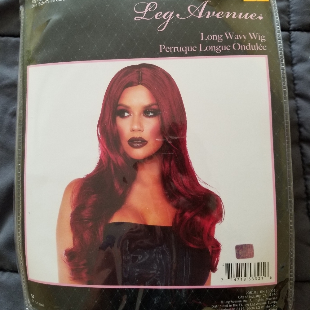 Long wavy wig